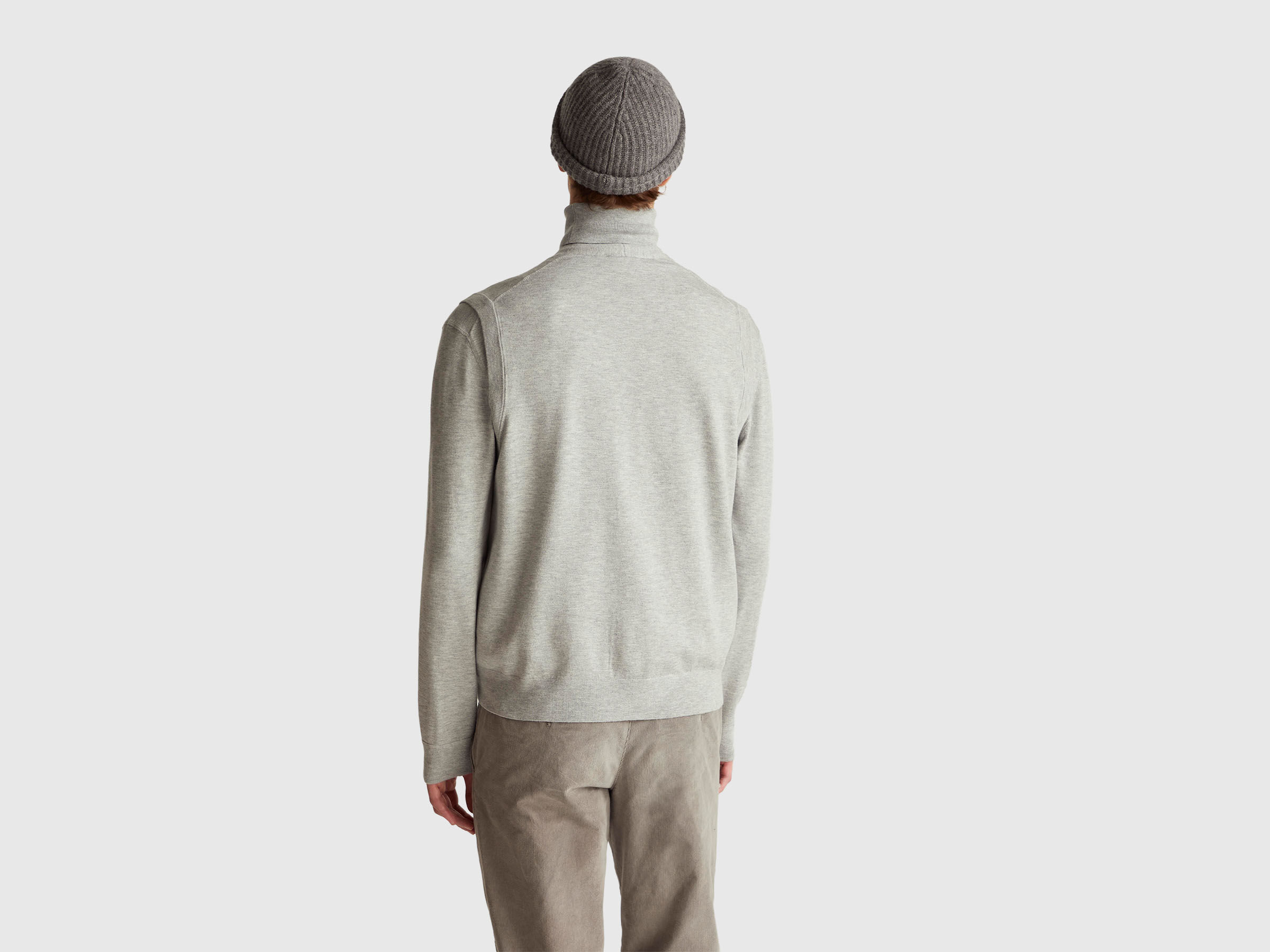 S/L V NECK SWEATER Men image number 2